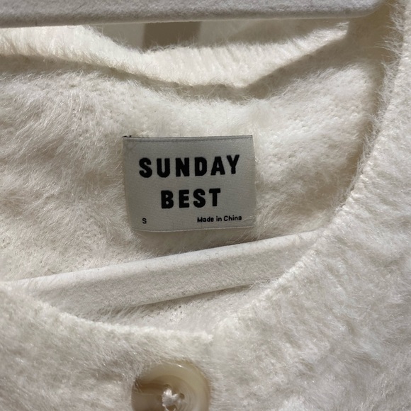 Aritzia Sunday Best Carmen Crewneck Cardigan S in white - Picture 7 of 7